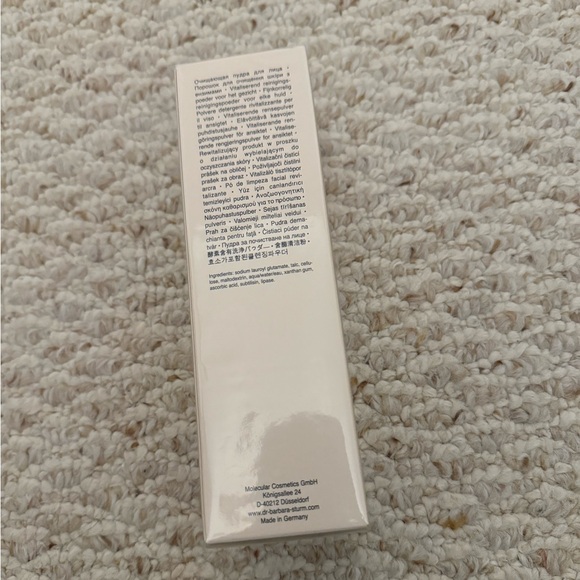 Dr. Barbara Sturm Darker Skin Tones Enzyme Cleanser - Picture 4 of 5
